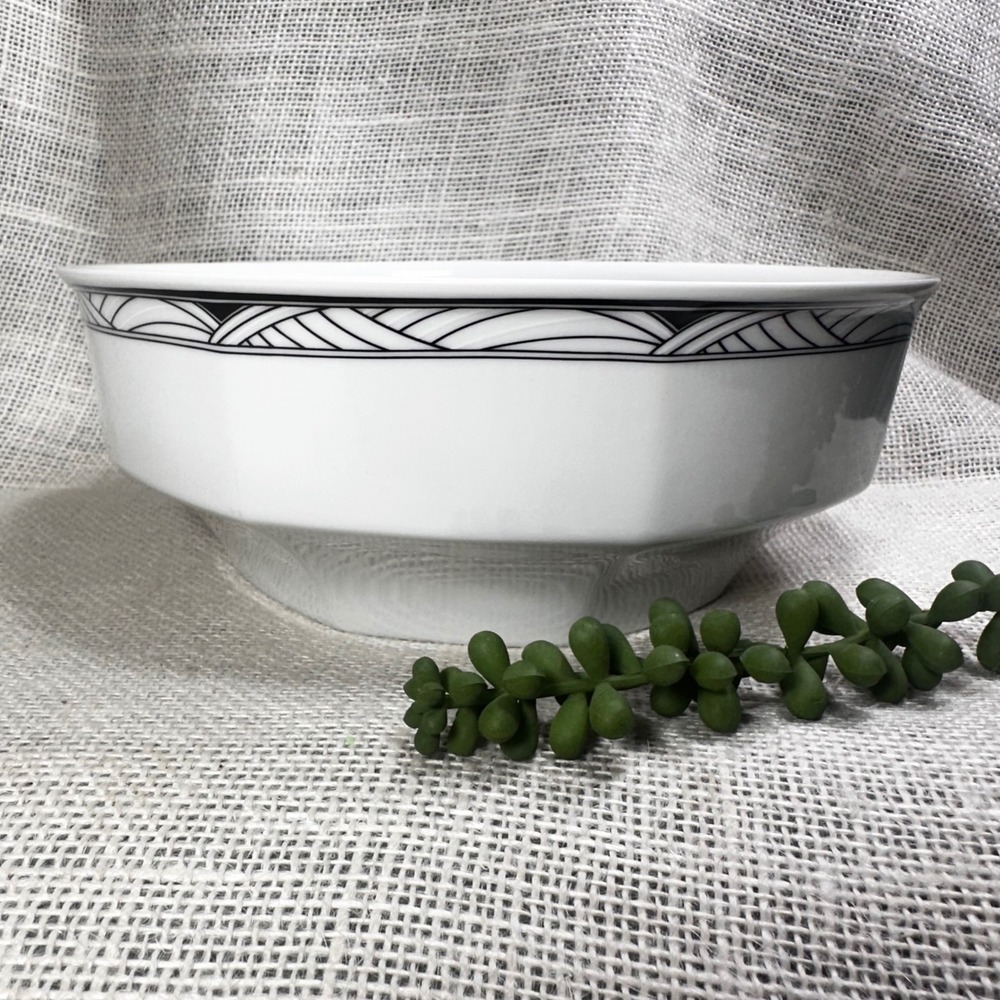 Studio Nova Y0031 Synthesis Serving Bowl White Black Art Deco Wave 8  Inch appro